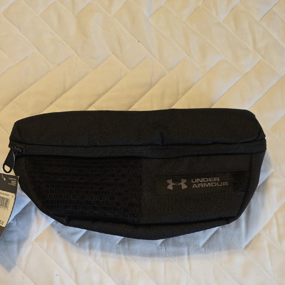 Under Armour Black Belt Bag